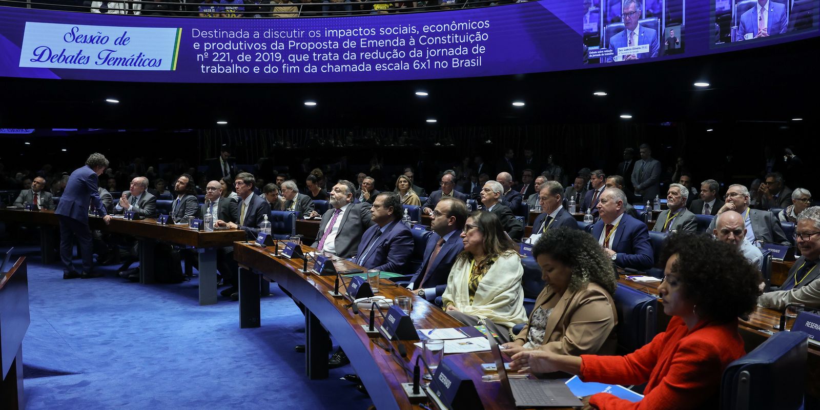 Senado sedia debate acalorado sobre a PEC 6x1 e a jornada de trabalho