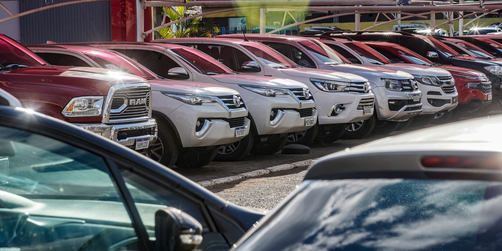 Fenabrave registra forte alta nos emplacamentos de veículos novos no primeiro semestre
