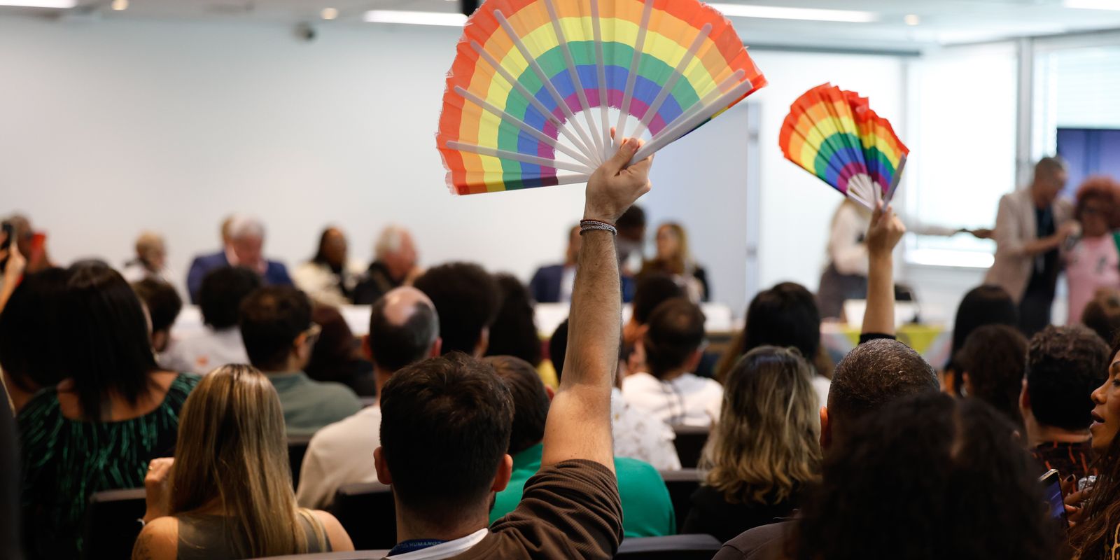 Governo do Rio promete regularizar salários do programa Rio Sem LGBTIfobia