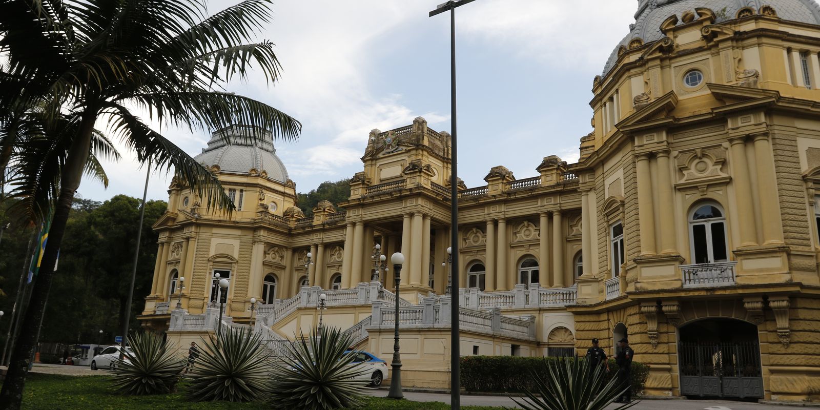 Governo do Rio exonera comissionados e intervém no Instituto Rio Metrópole