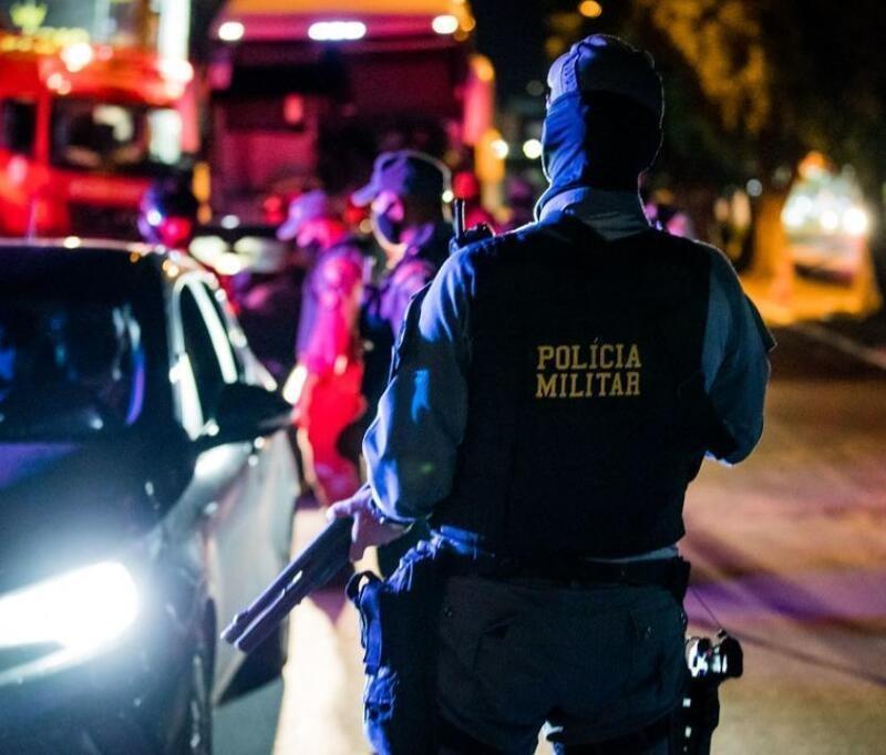 Motorista embriagado foge após atropelar mulher e bebê