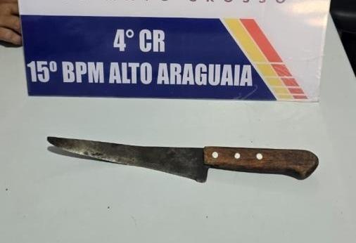 Mulher tentar matar marido após ele desejar sexo com amiga do casal