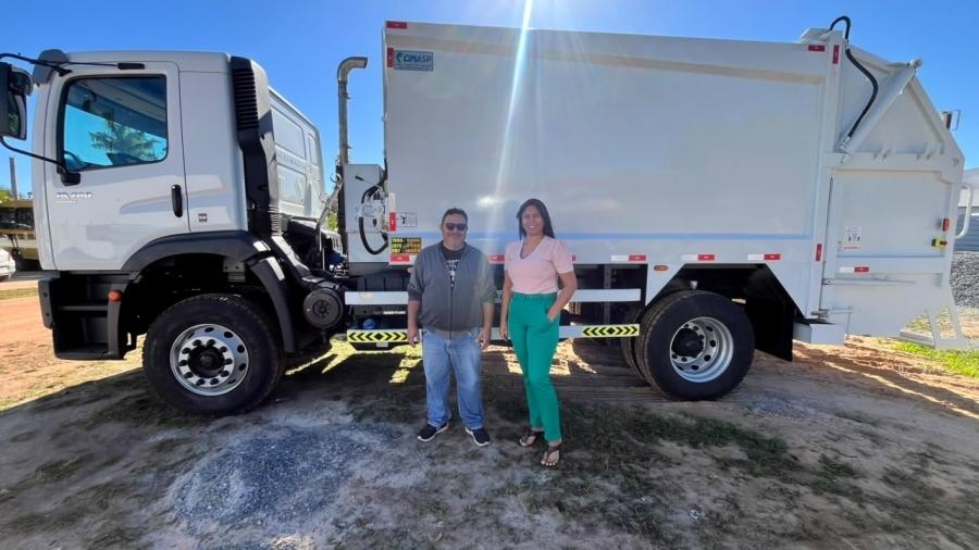 Novo caminhão compactador chega a Rosário Oeste para fortalecer limpeza urbana