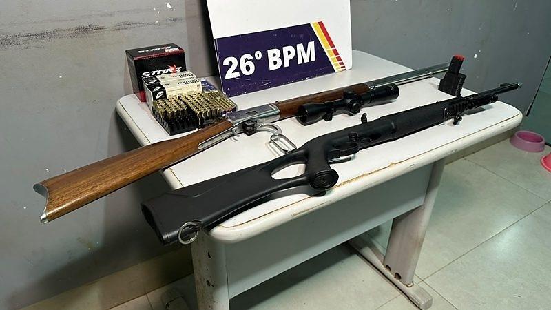 PM apreende armas e munições após denúncia de tiros em Nova Mutum