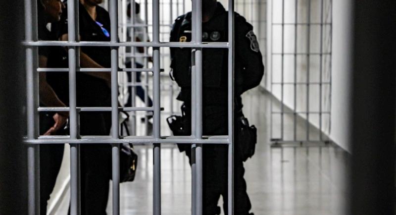 Policial penal pega 23 anos por esquema para traficar drogas e celulares em presídio de MT