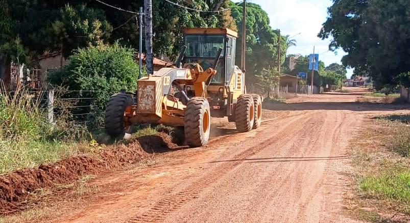 Prefeitura de Rosário Oeste acelera recuperação de ruas e estradas no Distrito de Bauxi