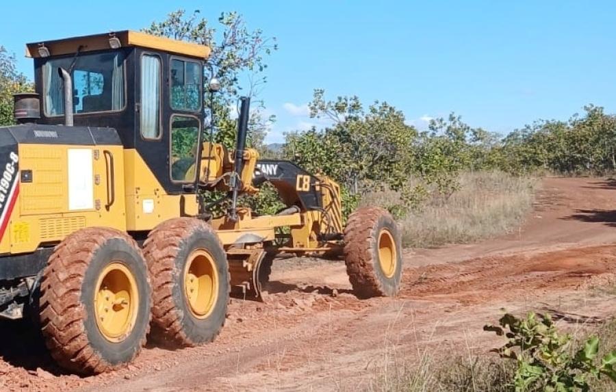 Prefeitura de Rosário Oeste recupera estradas da Comunidade Santa Helena