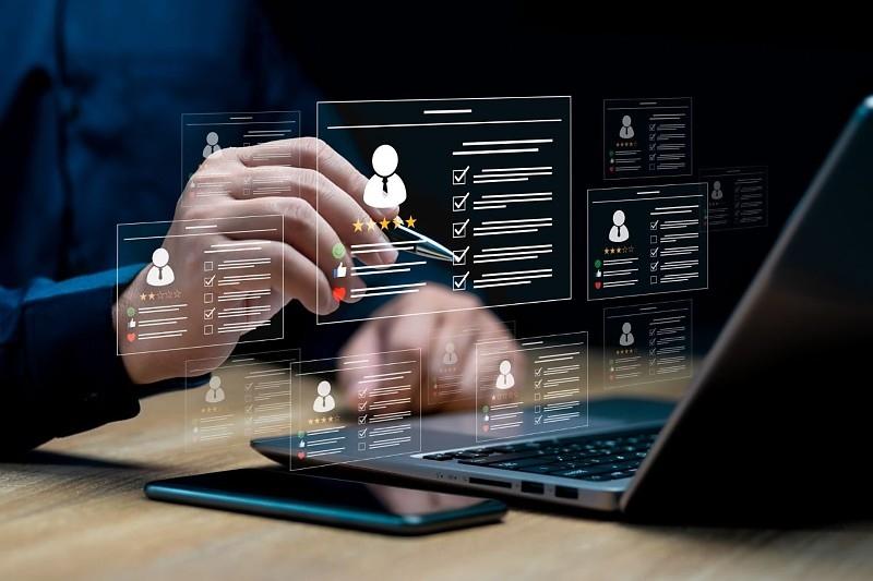 Profissões ligadas à IA ganham espaço e podem pagar mais de R$ 80 mil por mês