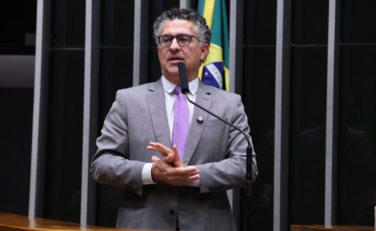 Projeto de Lei garante remarcação e cancelamento de passagens sem multa