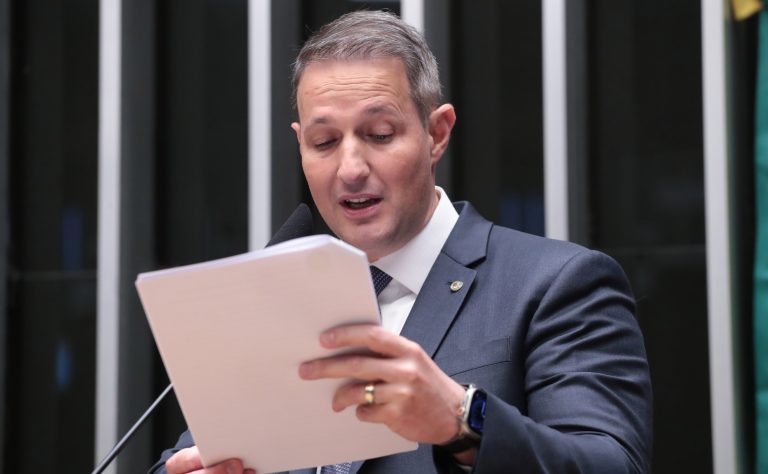 Projeto de lei busca classificar crimes de organizações criminosas e milícias como hediondos