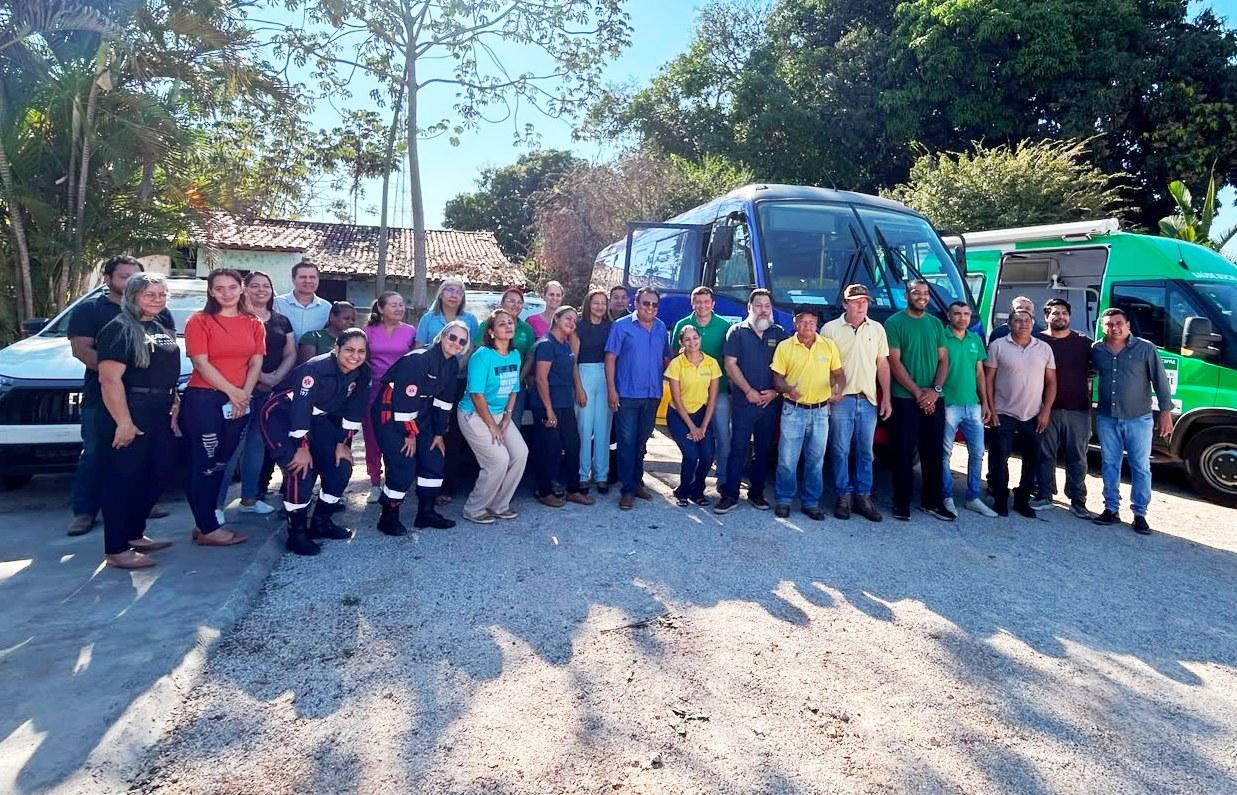 Rosário Oeste recebe frota de saúde com caminhonetes, ônibus e odontomóvel