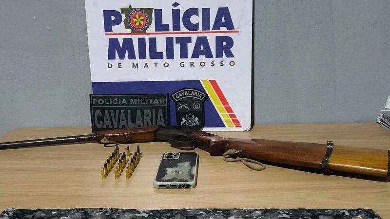 Cavalaria da PM apreendeu espingarda e munições após denúncia de tiros em Nova Marilândia