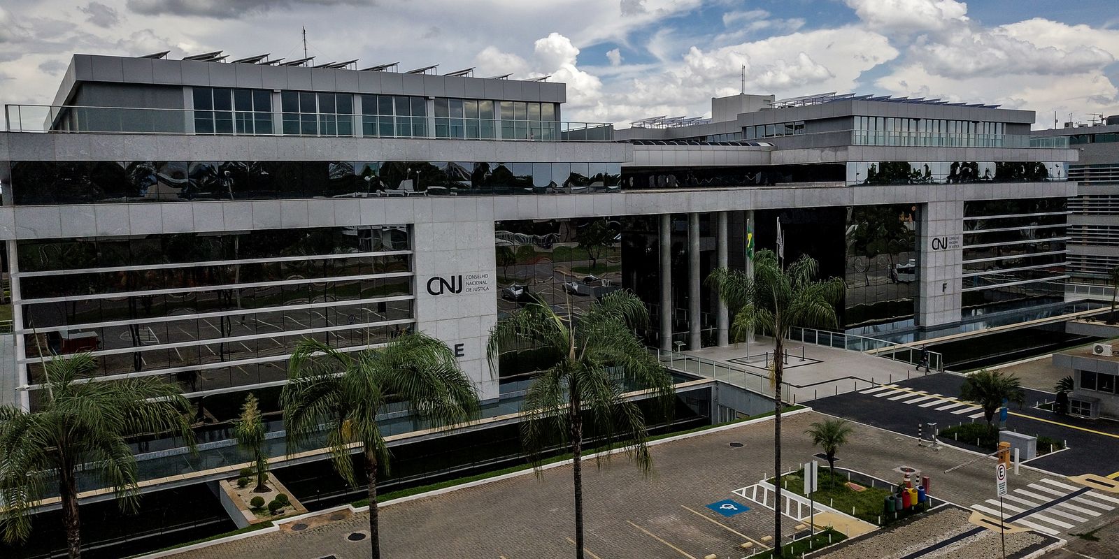 CNJ aprova o fim da aposentadoria compulsória como punição máxima para juízes