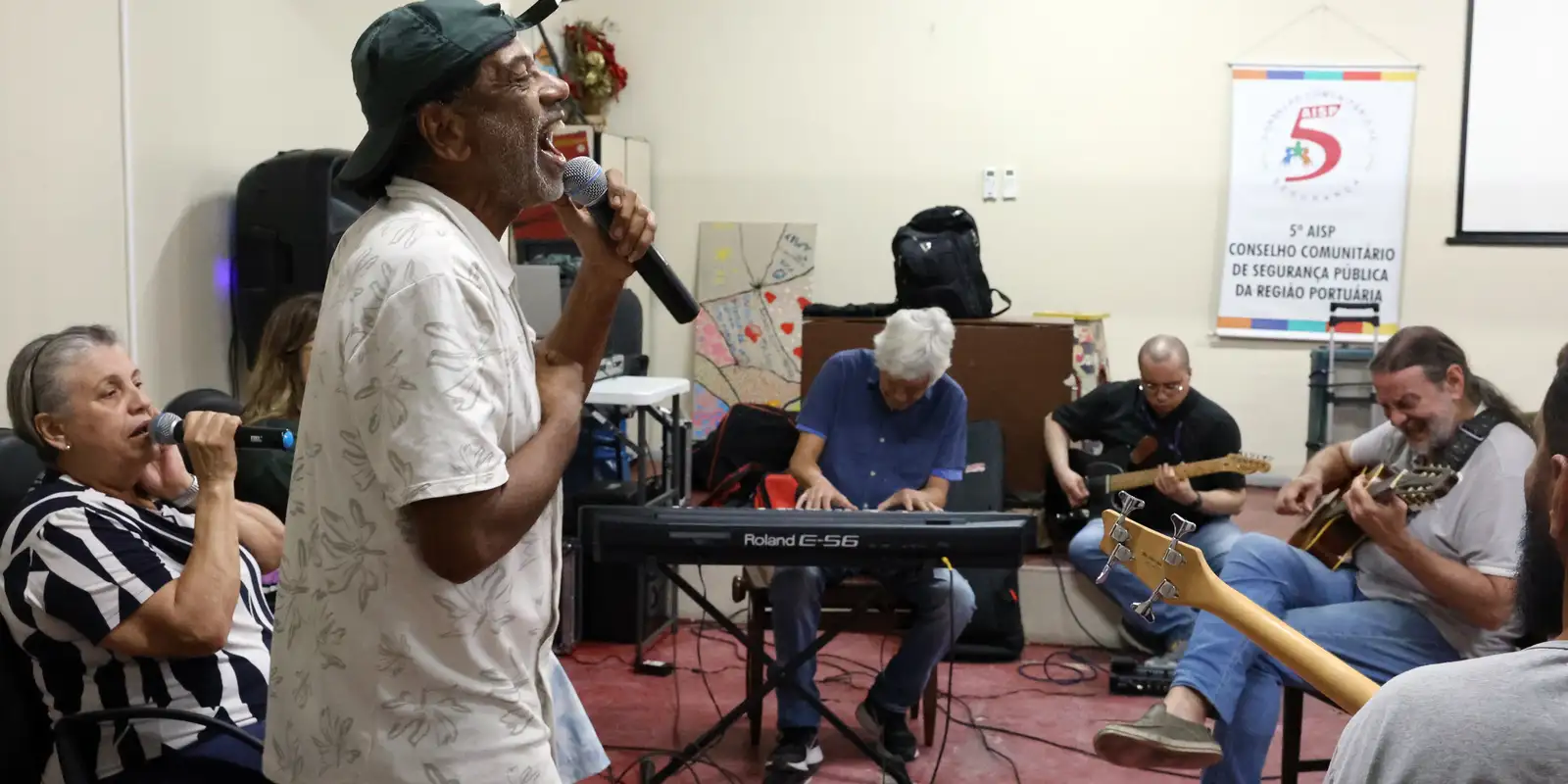 Referência em saúde mental, grupo Harmonia Enlouquece lança novo álbum