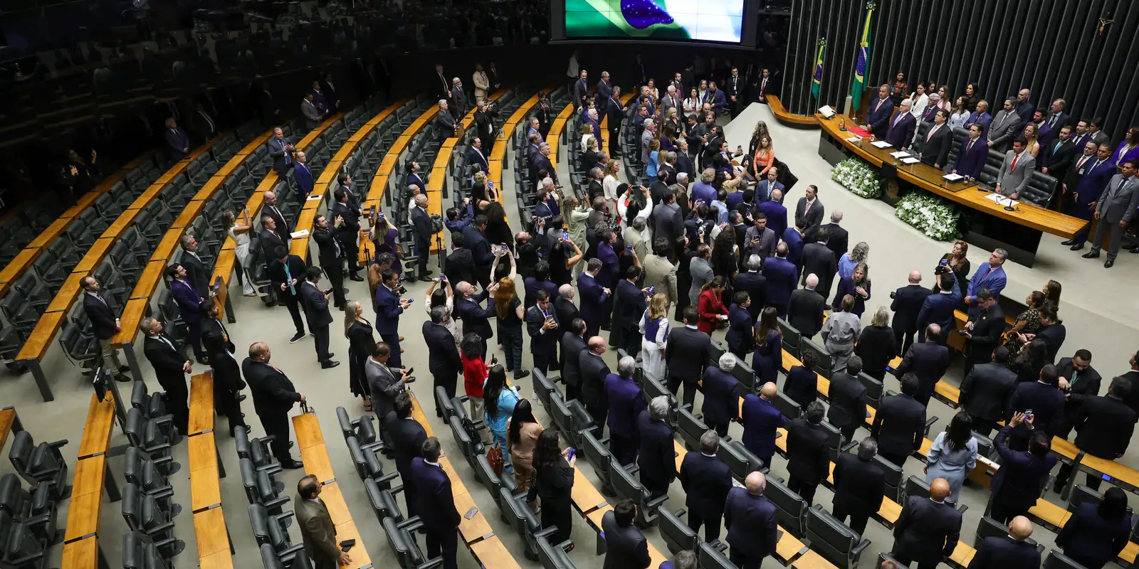 Congresso nacional deve votar a taxa das blusinhas nesta segunda-feira