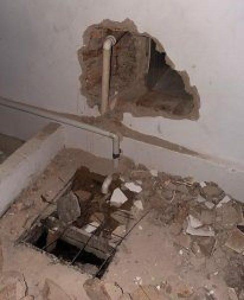 Criminosos abrem buraco em parede para acessar cofre de banco em Chapada