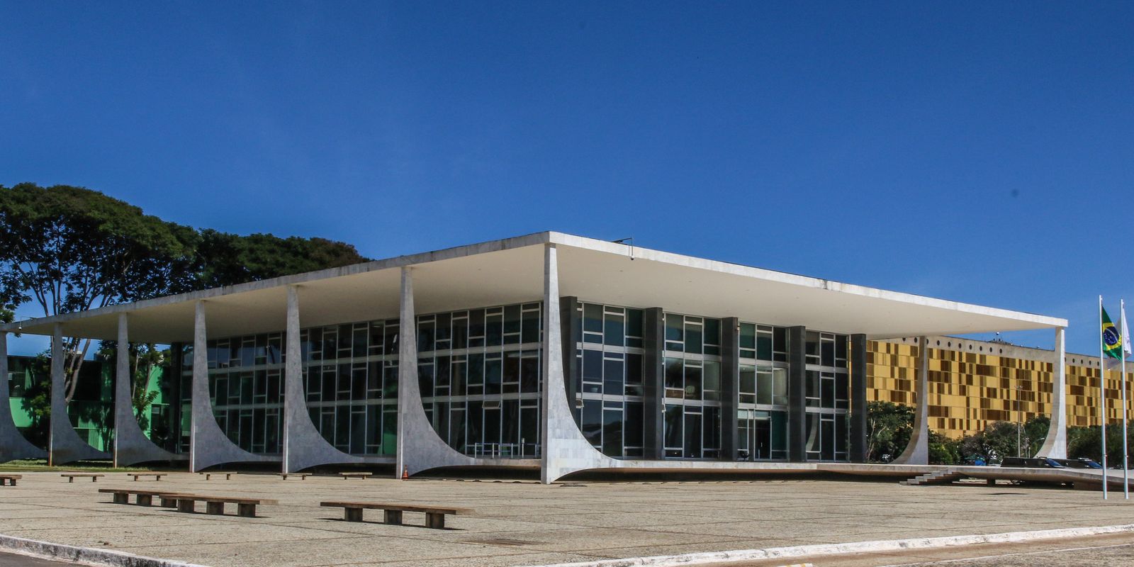 Flávio Dino aciona PF para investigar R$ 55,4 milhões em irregularidades de emendas Pix