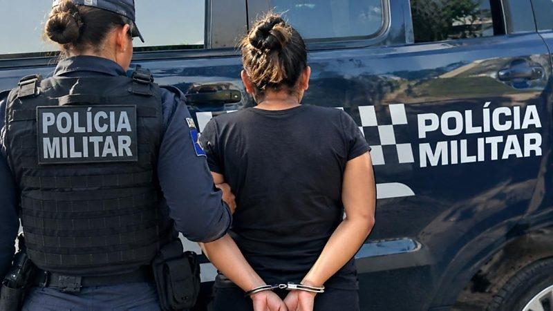 Falsa amiga invade casa de idosa para furtar dinheiro, mas esbarra no filho da vítima em MT