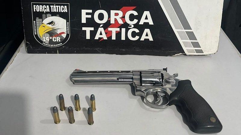 Força Tática localiza suspeito e apreende revólver com seis munições em Nova Mutum