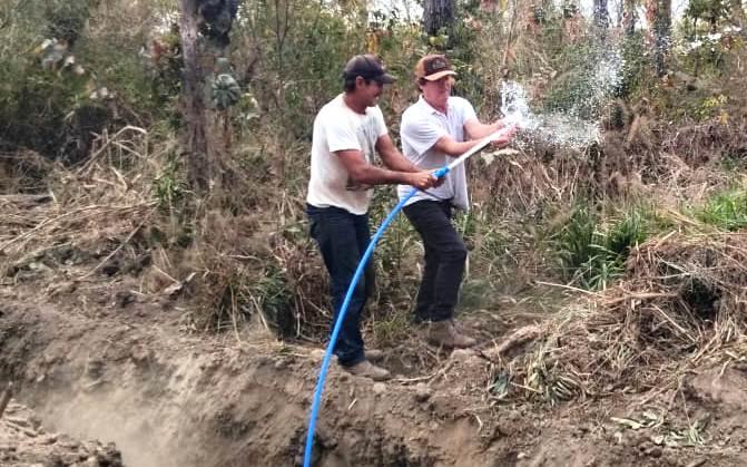 Gestão e comunidade constroem juntos rede de água em Rosário Oeste