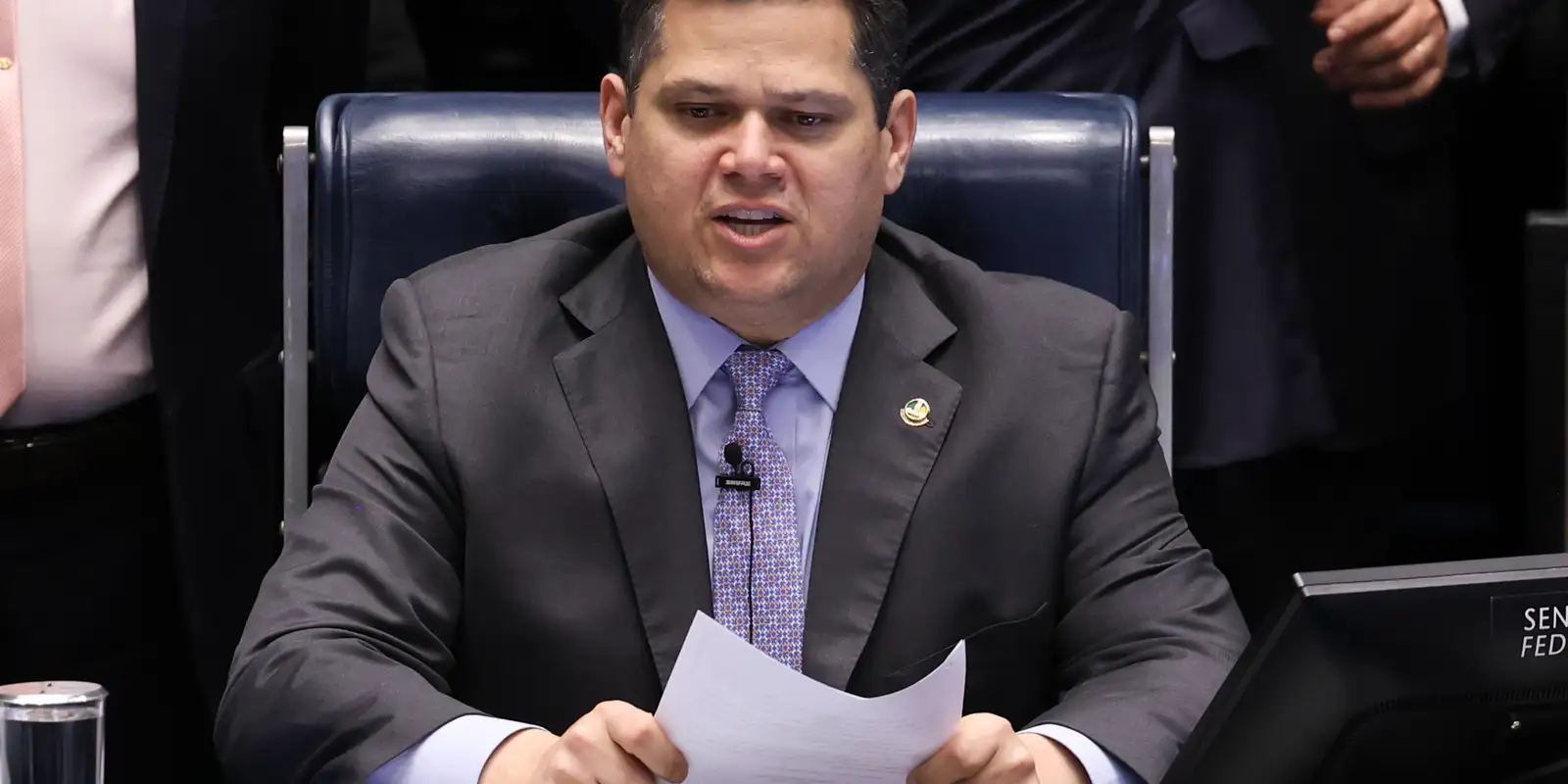 Governo solicita comissão mista para analisar MP da taxa das blusinhas