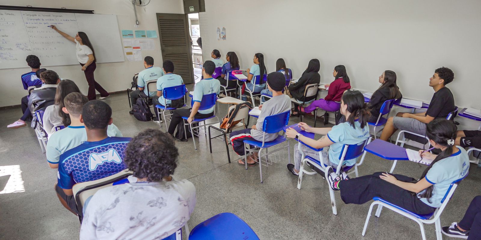 Programa Pé-de-Meia inicia pagamento da quinta parcela de frequência