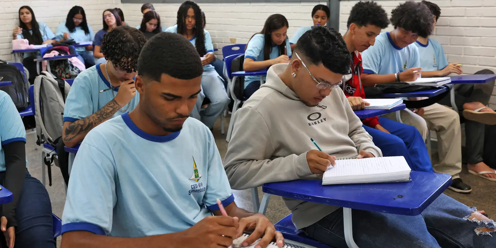 Programa Pé-de-Meia paga nesta sexta parcela para nascidos em setembro e outubro