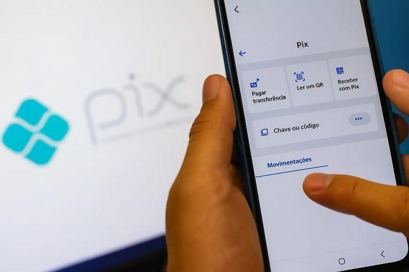 Pix fica instável e usuários relatam falhas em pagamentos neste domingo