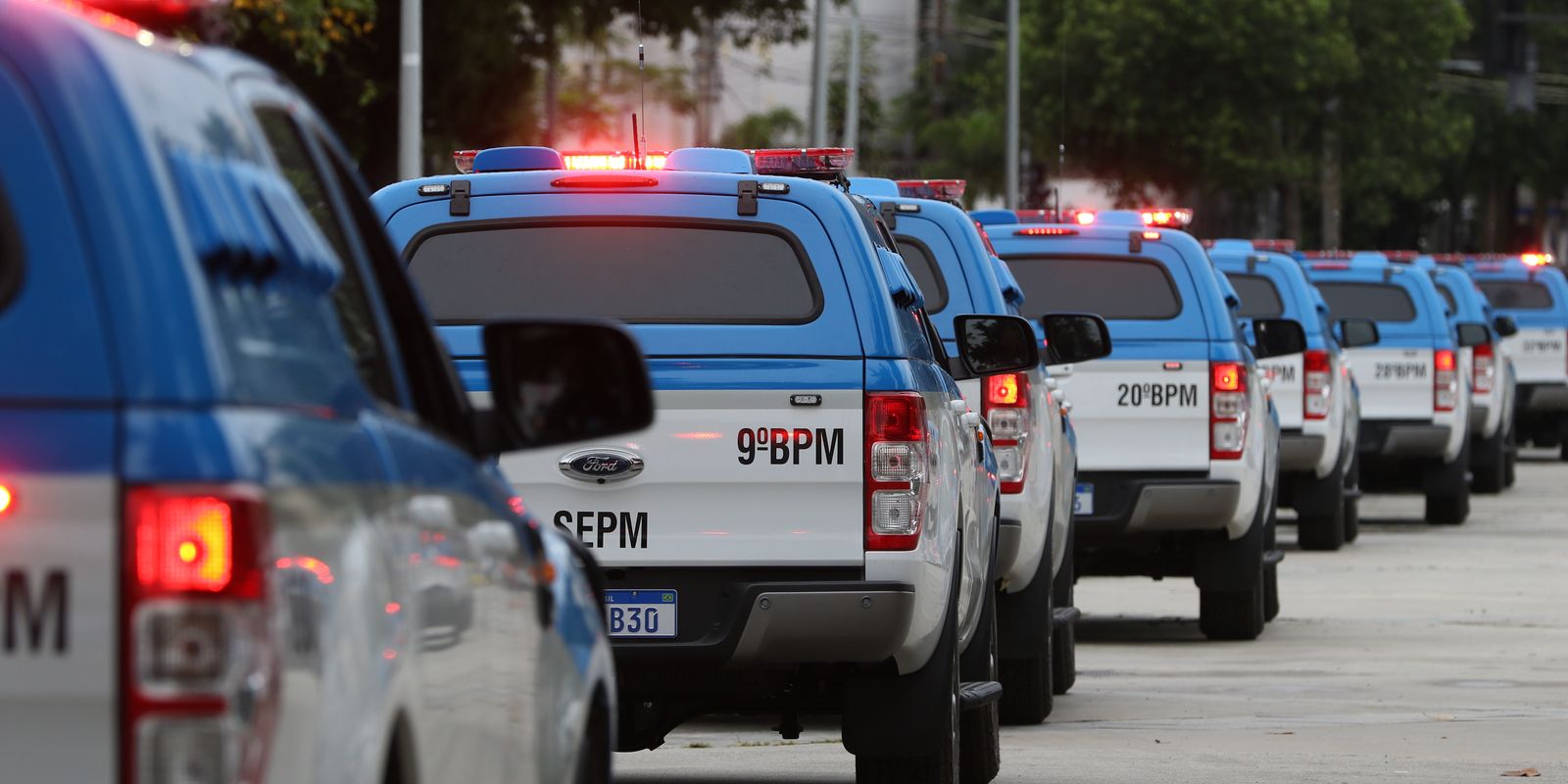 Polícia militar realiza operação policial contra facção no Rio de Janeiro