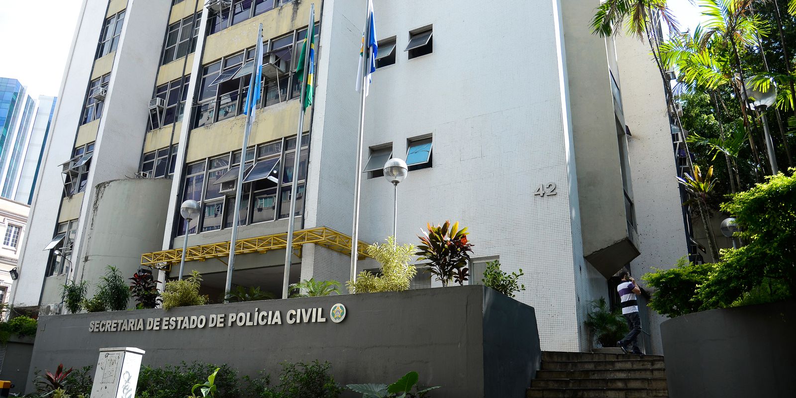 Operação Contenção mira alvos do Comando Vermelho especializados em roubo de veículos no Rio