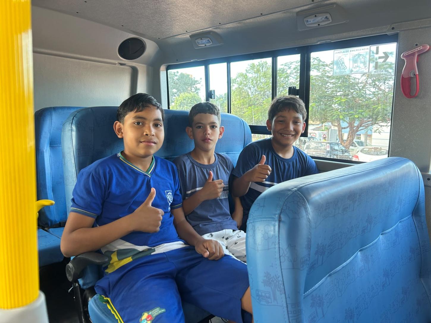 Transporte escolar 4x4 Marruá do Bauxi