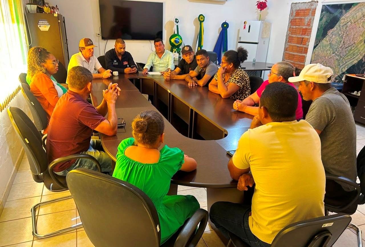Prefeito e Associação Buritis unem forças por melhorias na zona rural de Rosário Oeste