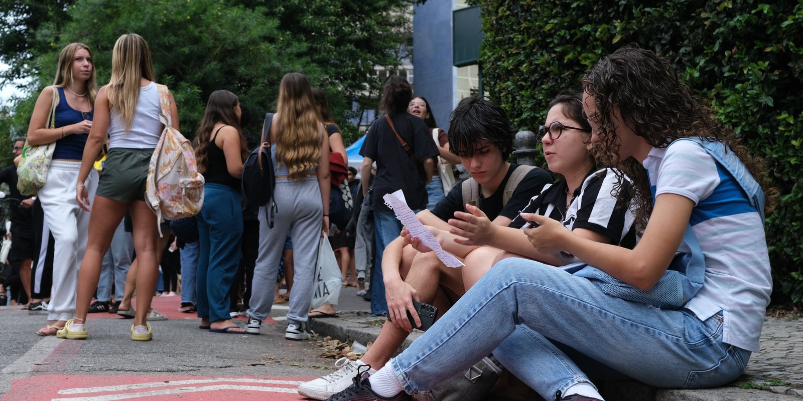 Resultados do Saeb 2025 mostram avanço na educação, mas matemática ainda preocupa no país