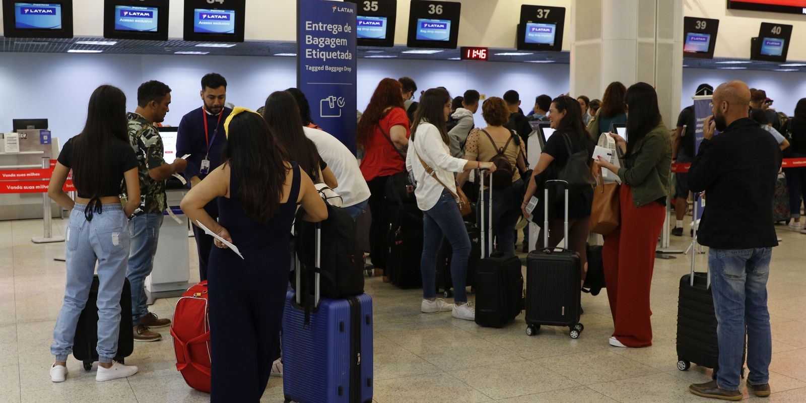 Aeroporto Santos Dumont retoma operações normais após voos cancelados