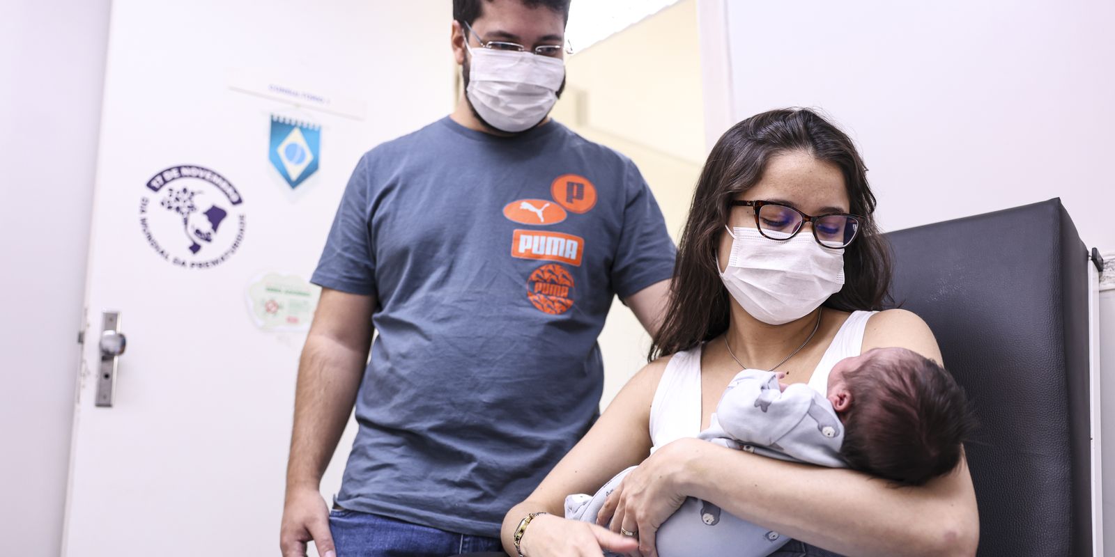 Agosto Dourado reforça a importância da amamentação e faz alerta contra fórmulas