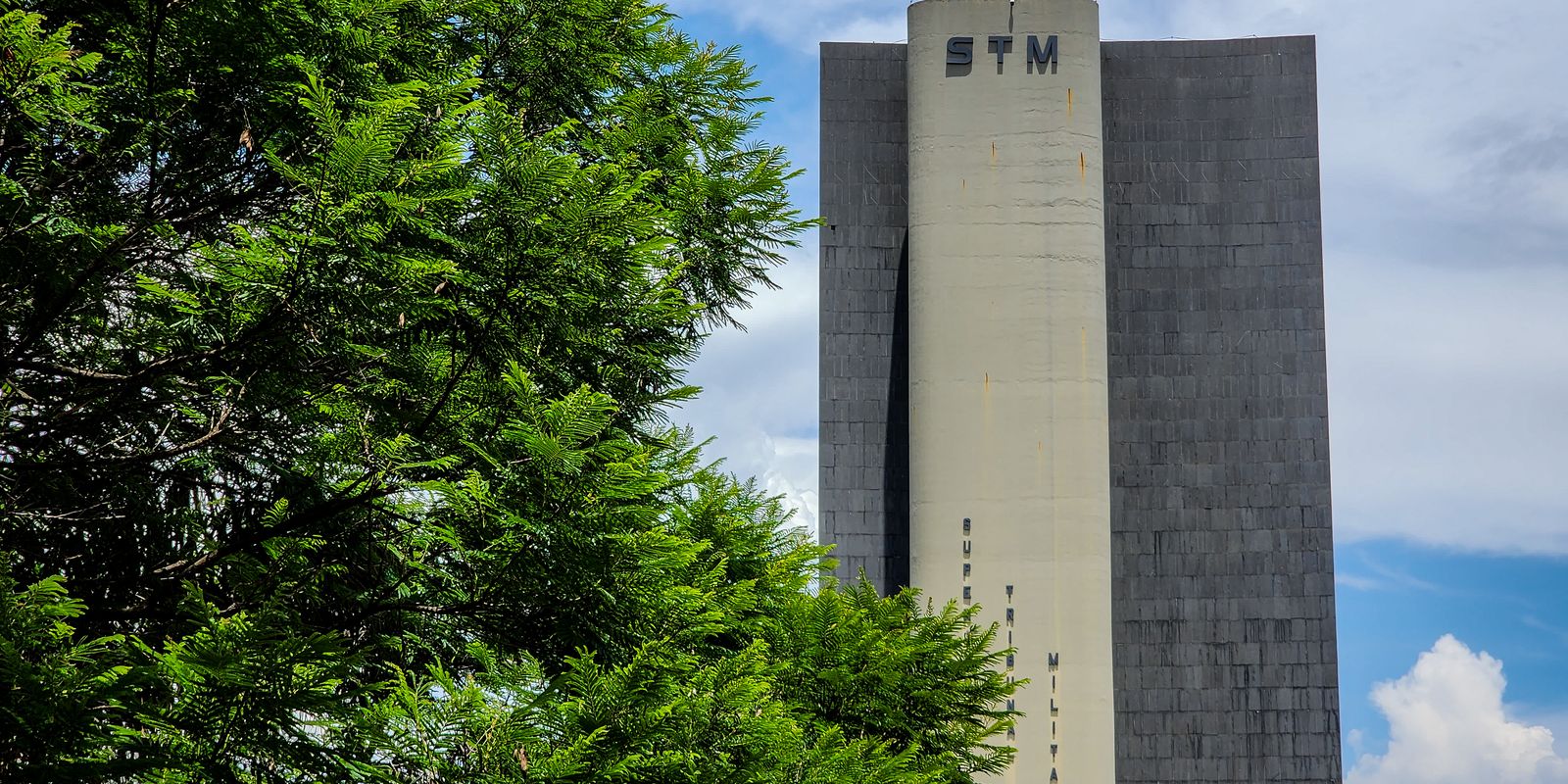 STM declara perda de patente de tenente do Exército que transmitiu HIV
