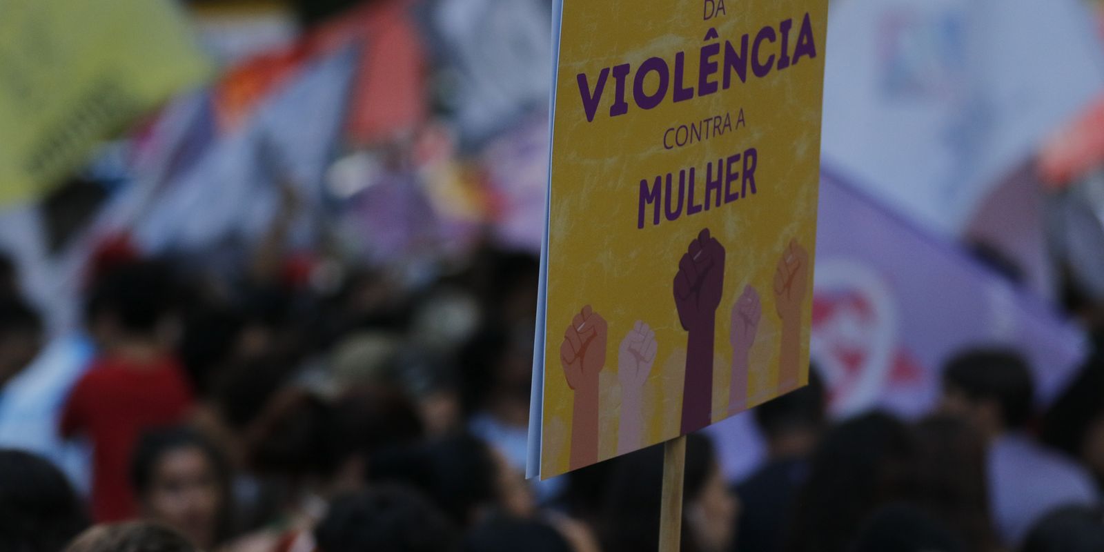 Capacitação de agentes de segurança para combater violência contra a mulher