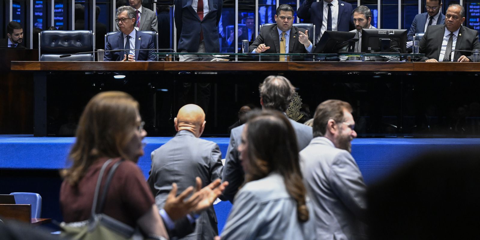 Senado votará o fim da escala 6x1 somente após as eleições, confirma Alcolumbre