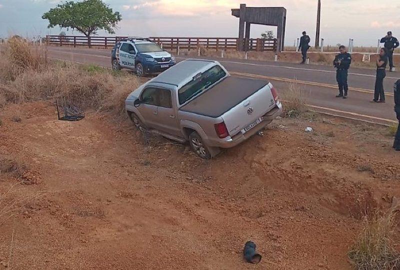 Bandido rouba Amarok, sequestra mulher e morre em confronto com a polícia em Rondonópolis