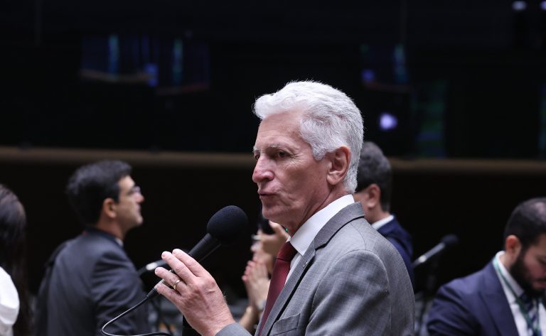 Câmara aprova texto que cria novas universidades federais em MG e no RJ