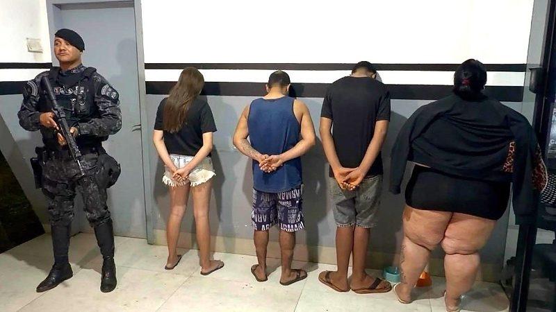 Cavalaria prendeu mais uma vez mulher conhecida do tráfico e conduziu menores de 14 anos em Nova Mutum