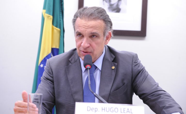 CCJ aprova tolerância de 15 minutos em estacionamento rotativo público