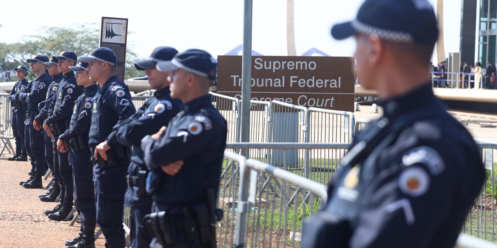 Flávio Dino questiona Edson Fachin e sugere julgamento conjunto no supremo tribunal federal