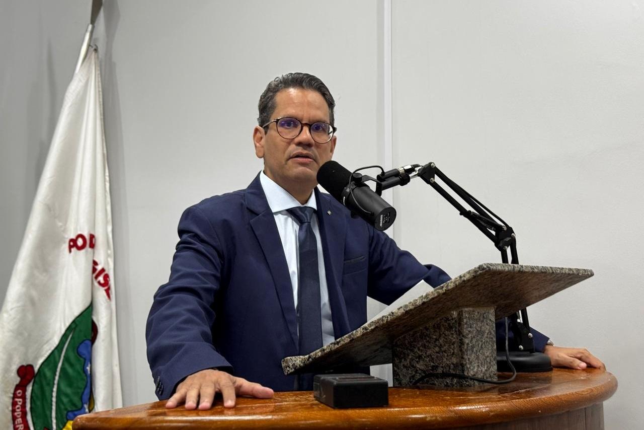 Dr. Emerson Andrade protocola chapa “Unidos por Nobres” na Câmara Municipal, com foco no desenvolvimento e diálogo institucional