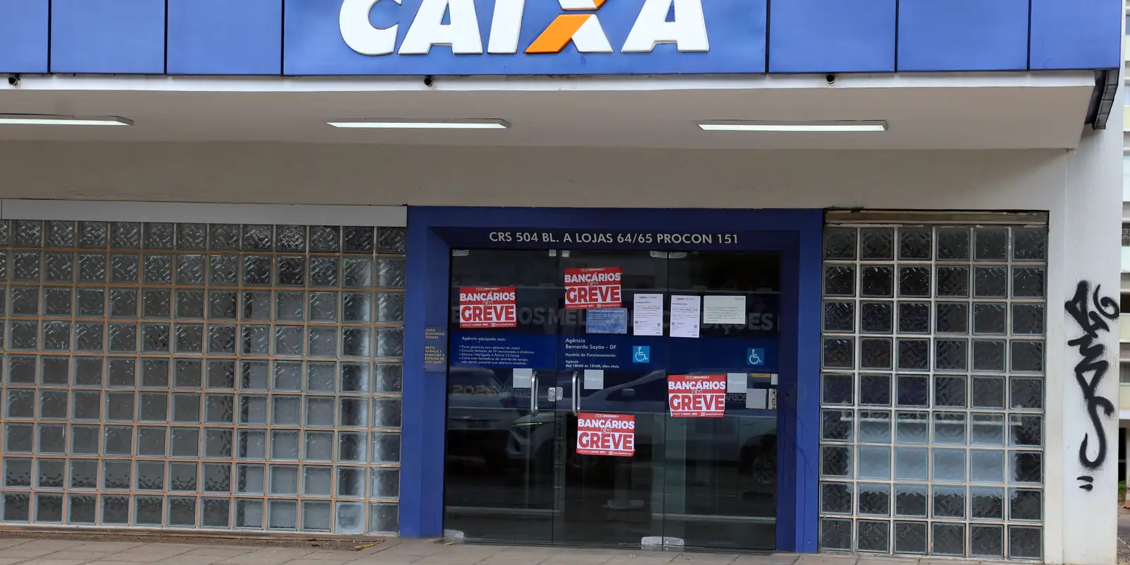 Trabalhadores rejeitam proposta e greve da Caixa continua em todo o país