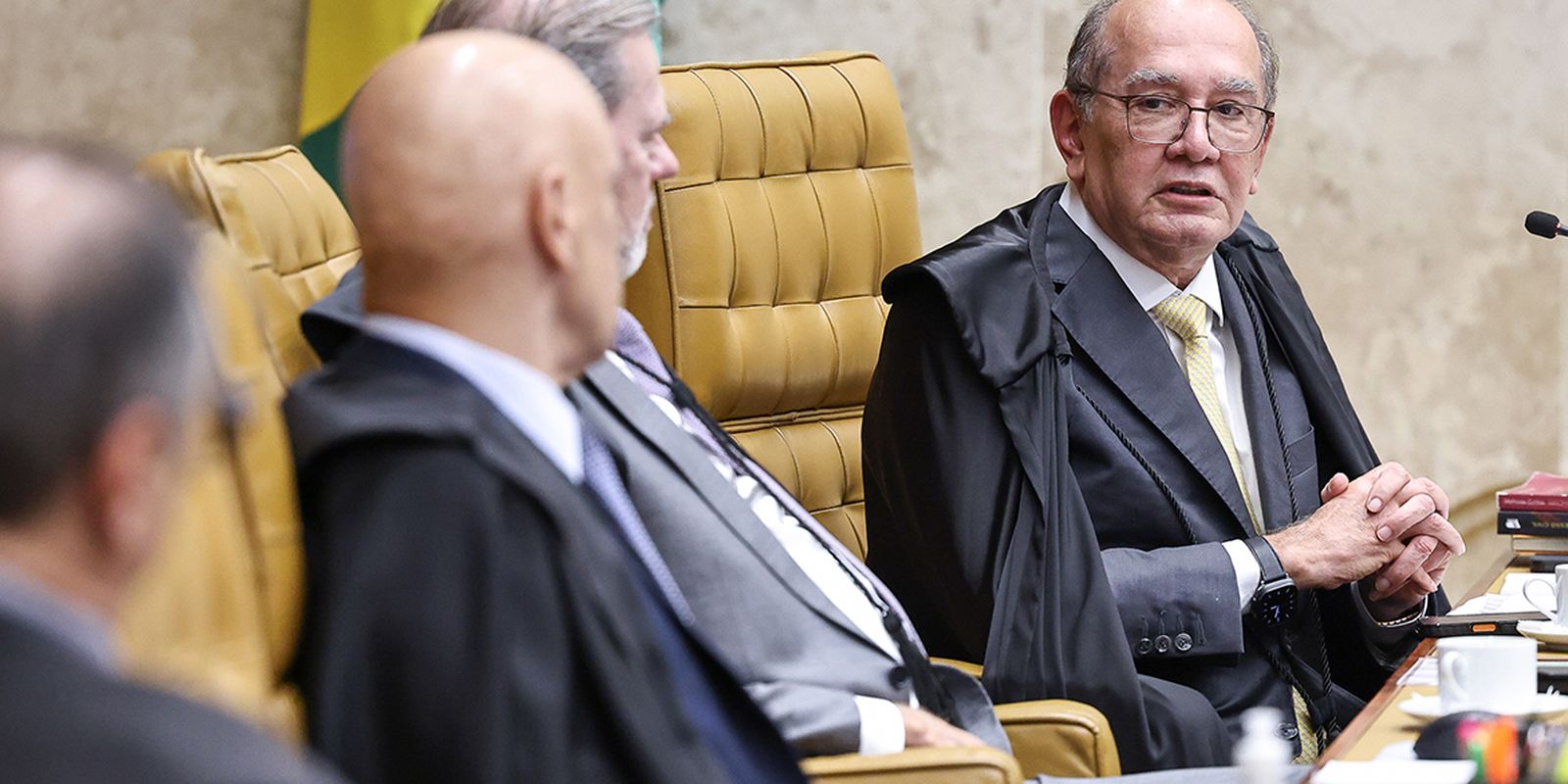 Gilmar pede ao STF acesso integral aos dados do celular de Vorcaro
