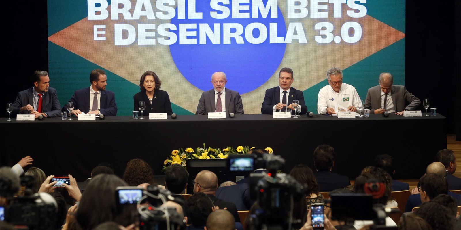 Governo lança Desenrola Brasil 3.0 com compra de dívidas e desconto de até 90%