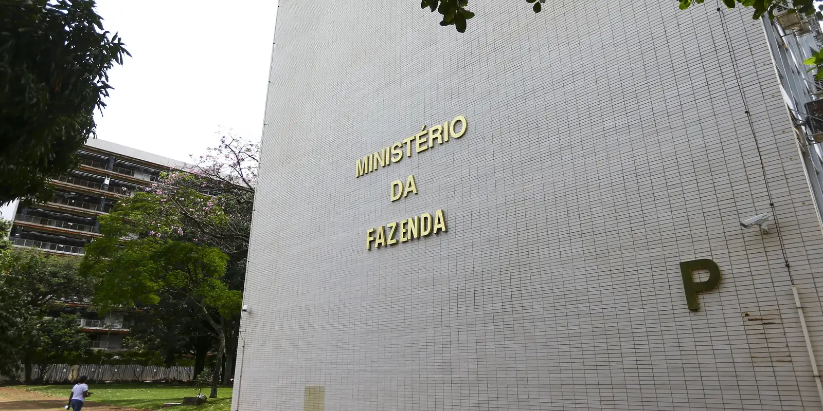 Governo ajusta projeção do PIB e revisa crescimento econômico para os próximos anos