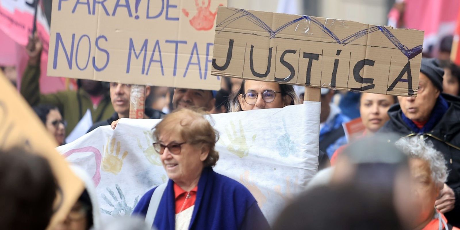 Grito dos excluídos mobiliza manifestantes em marchas por moradia e direitos