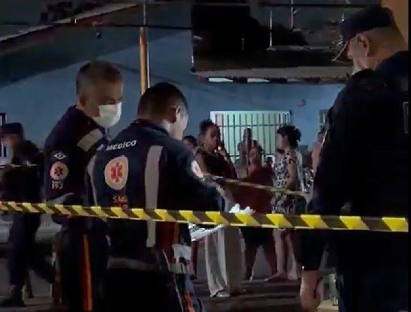 Homem é morto a tiros dentro de bar no Cristo Rei
